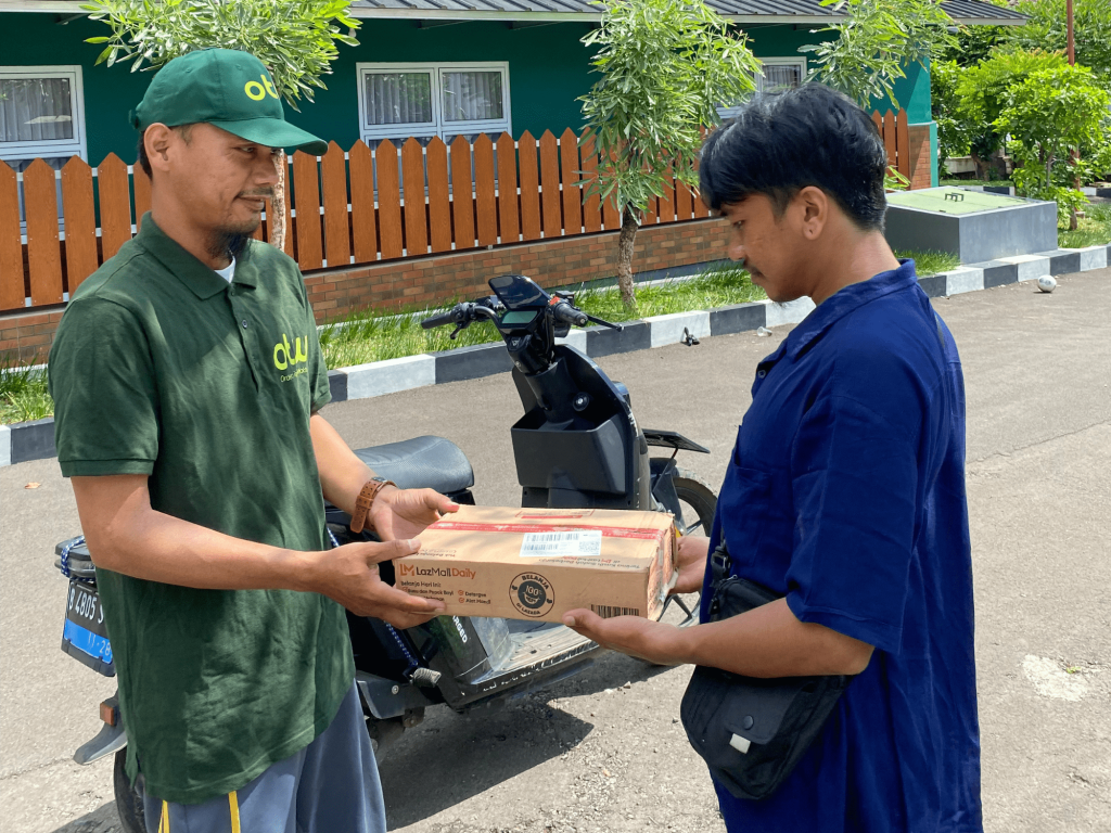 Kolaborasi Lazada dan Orderan Tepat Waktu (OTW), Sambut Era Operasional Logistik Ramah Lingkungan dan Sejahterakan Kurir