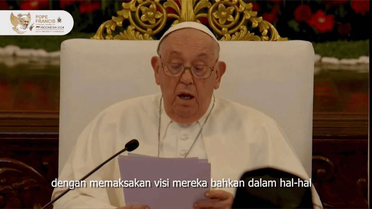Paus Fransiskus Singgung Pemaksaan Kekuasaan