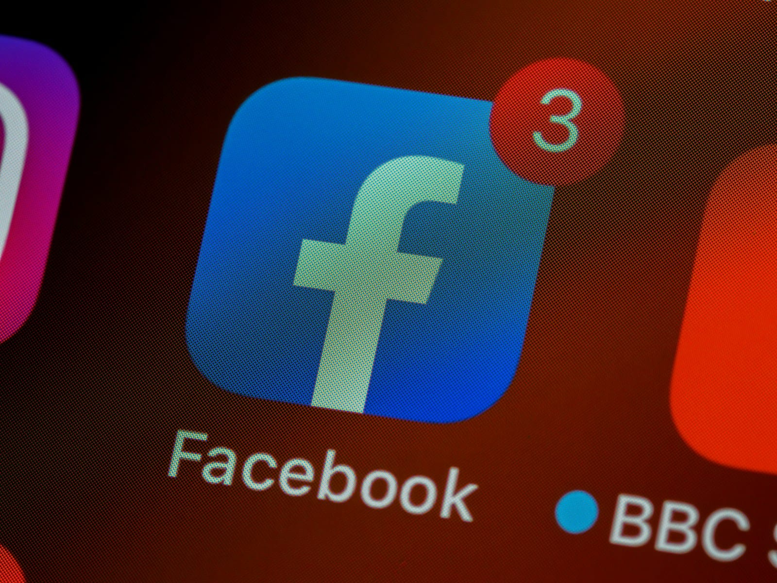 Heboh Banyak Grup Facebook ‘Hangus’ Tanpa Alasan, Ulah AI?