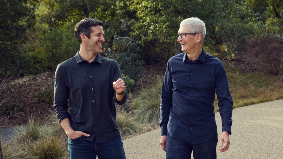 Apple Ganti CEO, Tim Cook Serahkan Jabatannya ke John Ternus